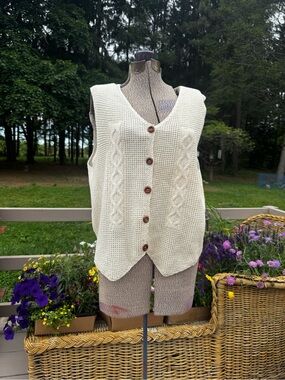 Vintage Cabin Creek Cream Cable-Knit V-Neck Button Front Sweater Vest